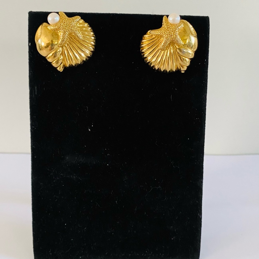 Avon Vintage Sealife Seashell Shell Starfish Earings